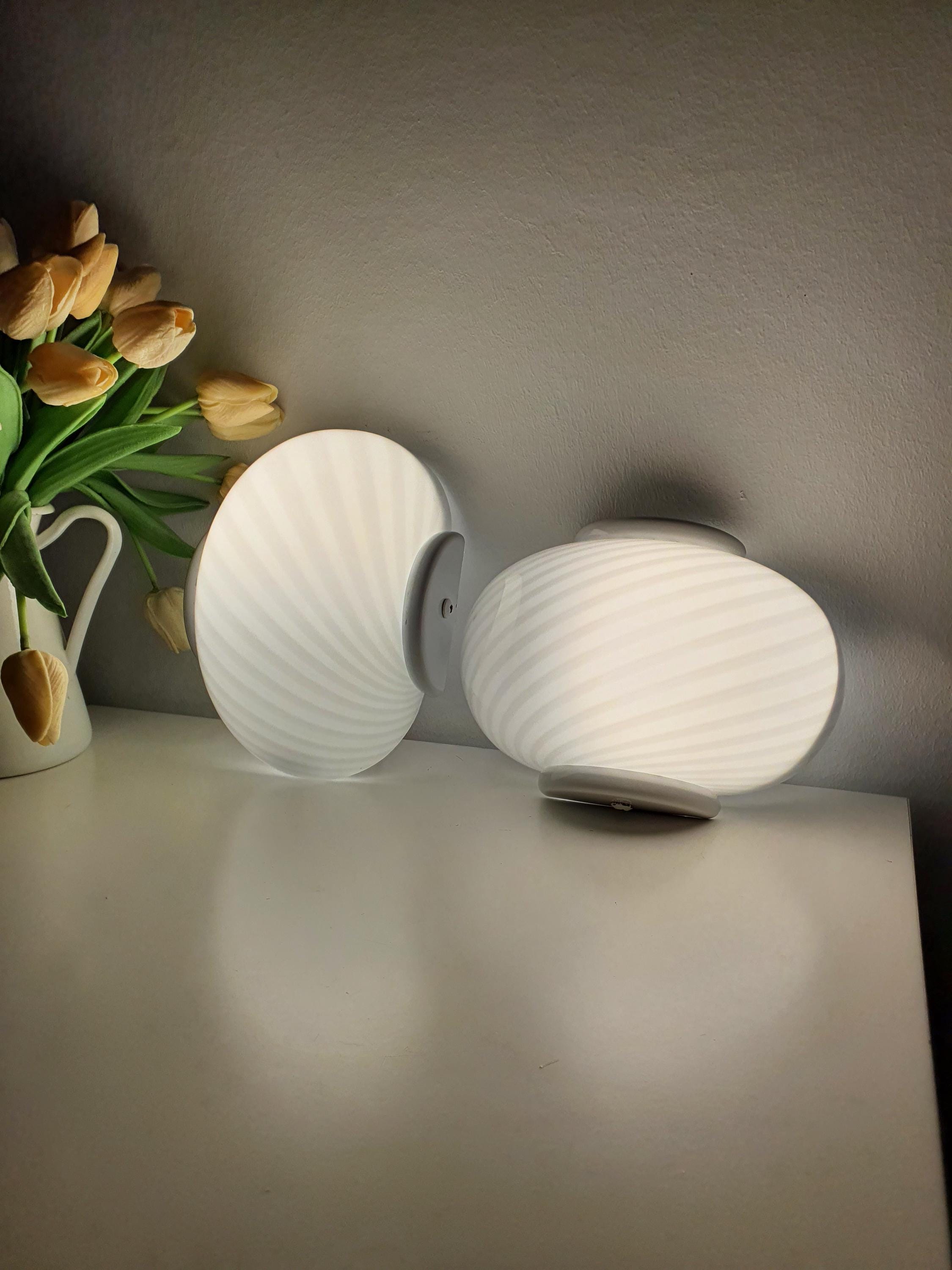 Paar Vintage Weiße Wirbel-Wandleuchten aus Muranoglas | Midcentury Modern MCM Dekor