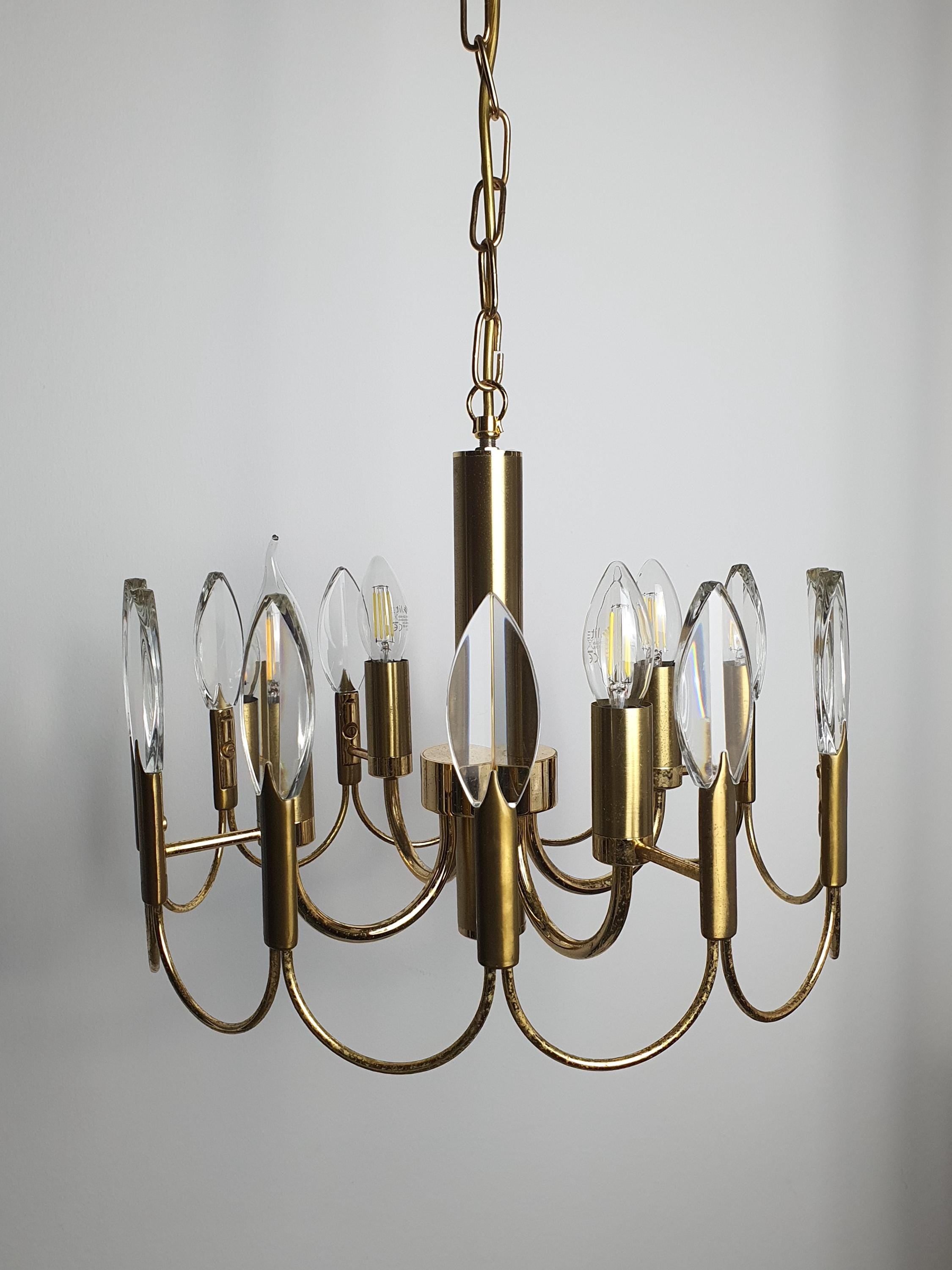 Double-wave arm détail et crystal drop arrangement, italien vintage 4-arm brass lustre attributed to Sciolari