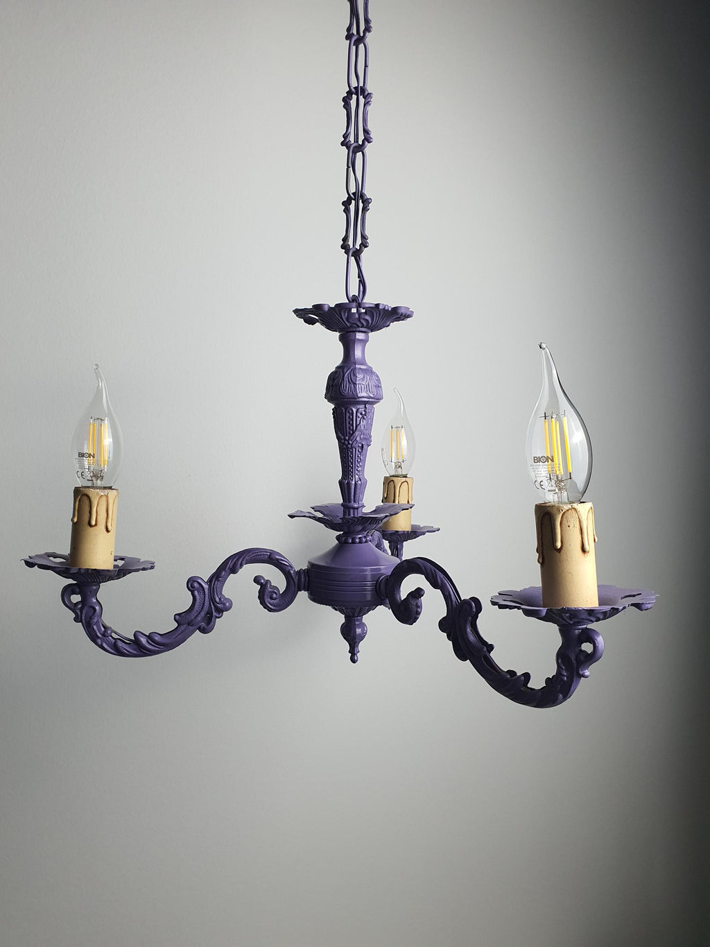 Ornate Italian chandelier in Imperial and Victorian-inspired style
