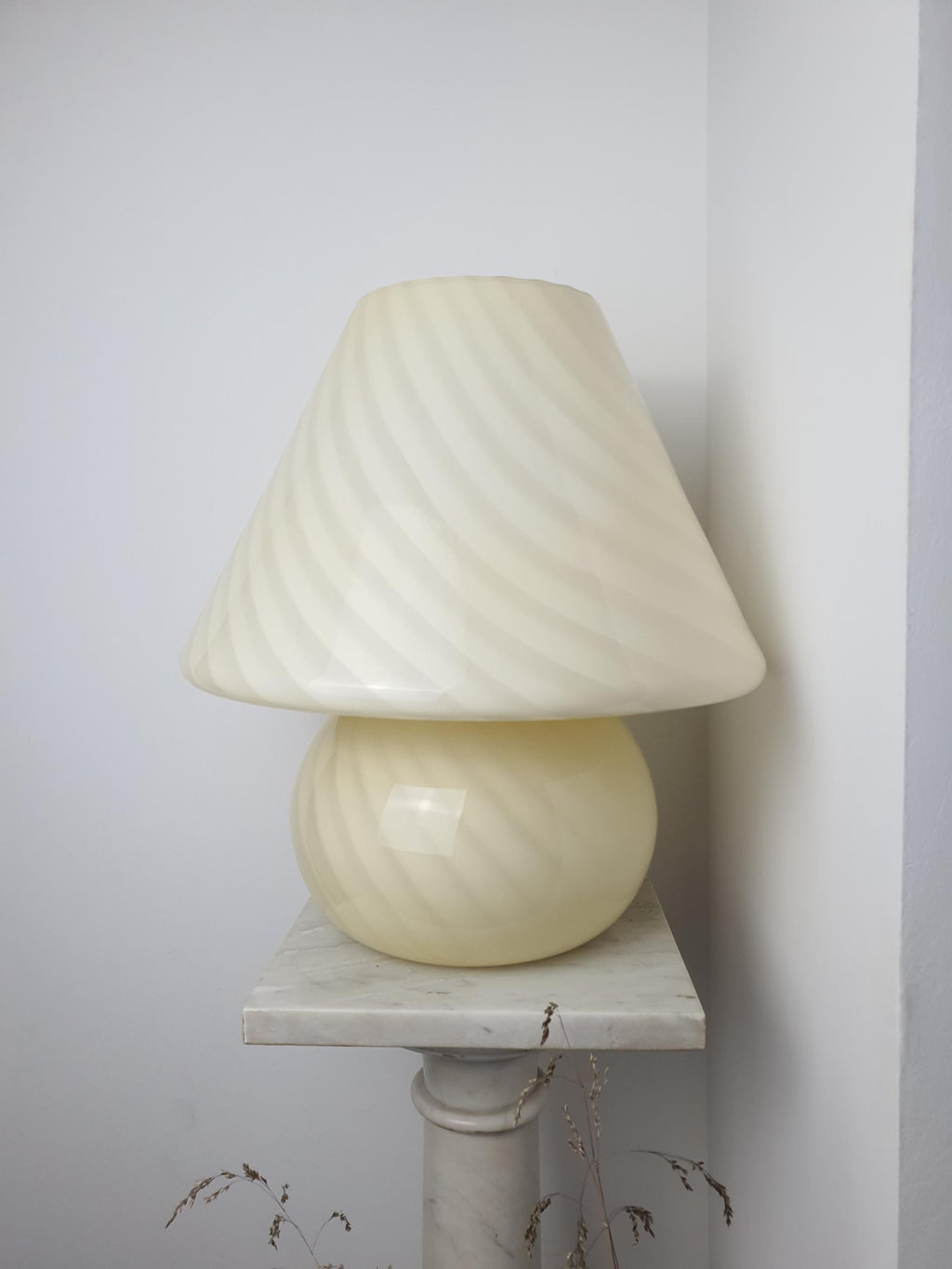 Large Murano Glass Mushroom Table Lamp 1970s Beige Candy Swirl Italian