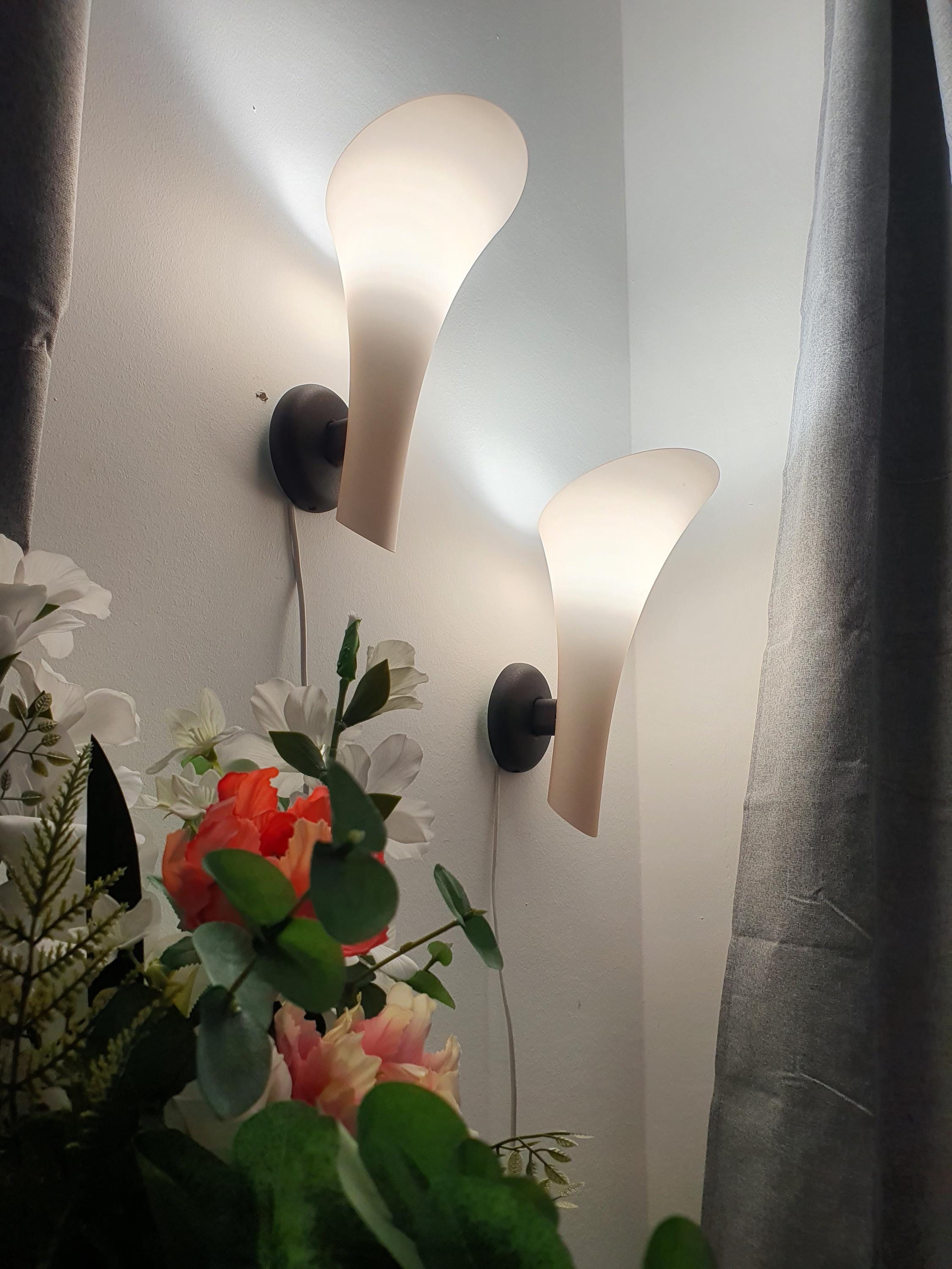 Attr. Carlo Nason for Murano Due Contessina set of 2 pink fluite wall sconces