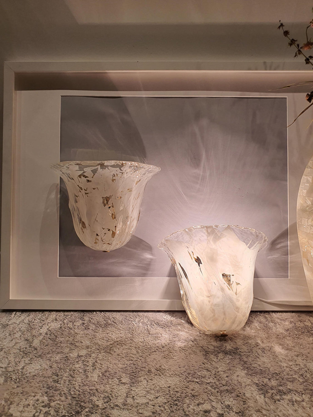 Пара белых настенных светильников La Murrina из муранского стекла | Цветочный дизайн, золотое основание