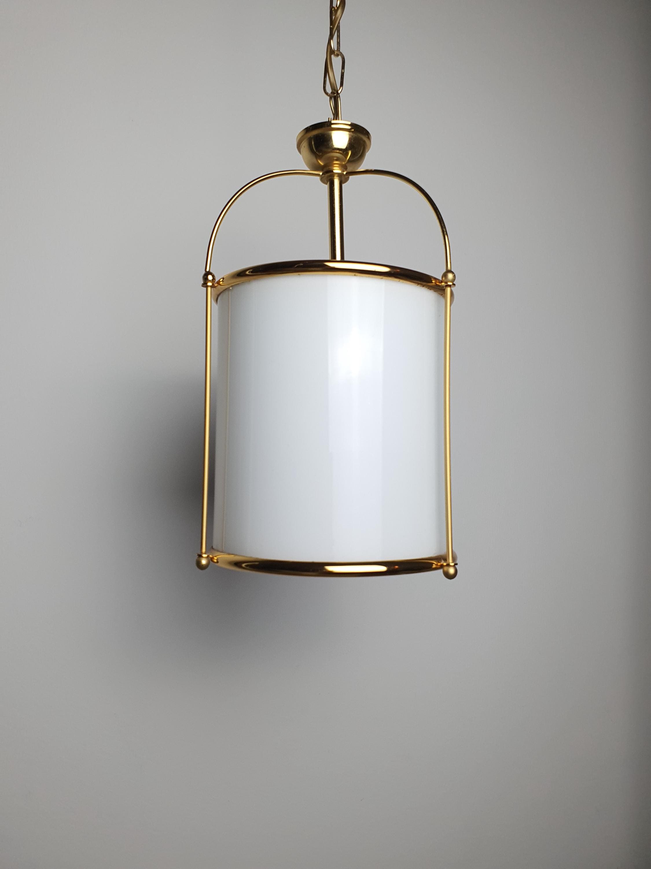 金色框架乳白玻璃吊灯 | 中世纪现代入口与浴室照明