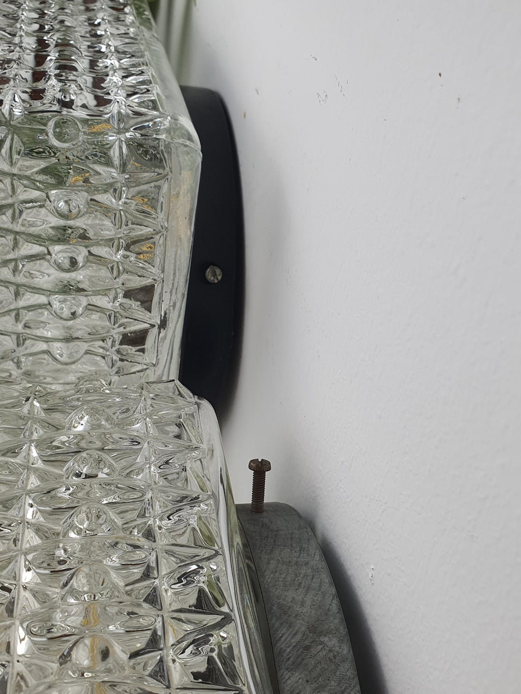 Set of 2 Brutalist MCM Midcentury wall sconces in stamped clear glass