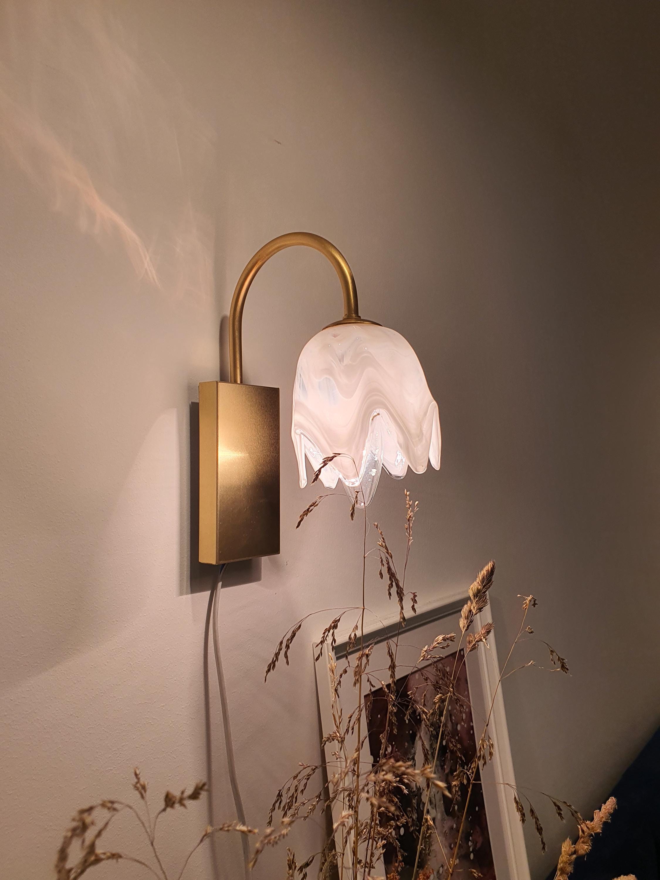 La Murrina Murano Glass Tulip Wall Sconce: Vintage Art Deco Lighting