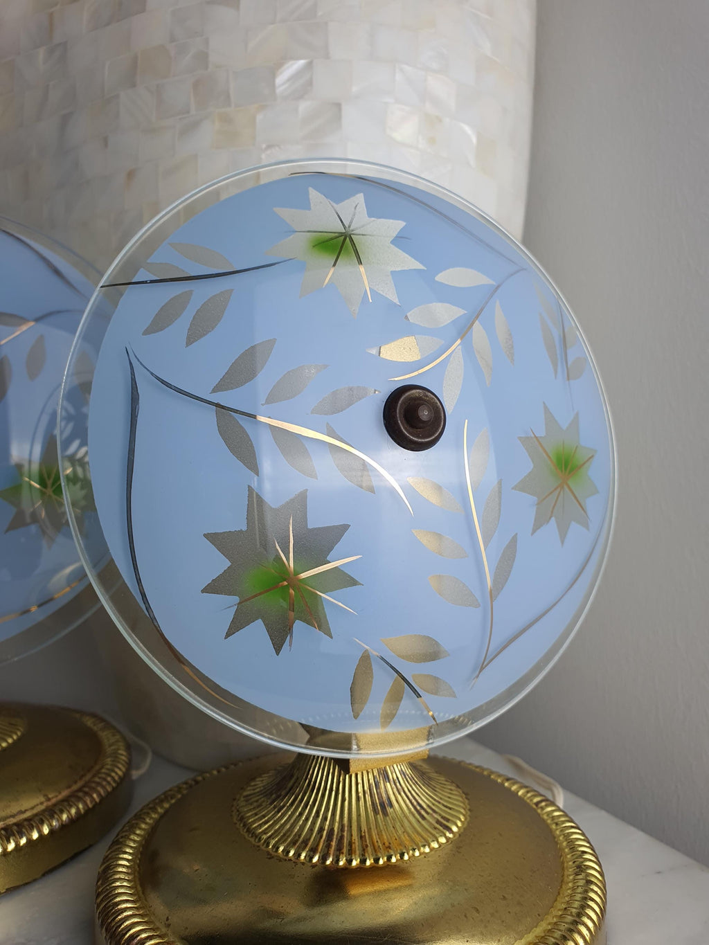 Vintage Italian screen lampshade — candleholder base and finger holder detail, side profile