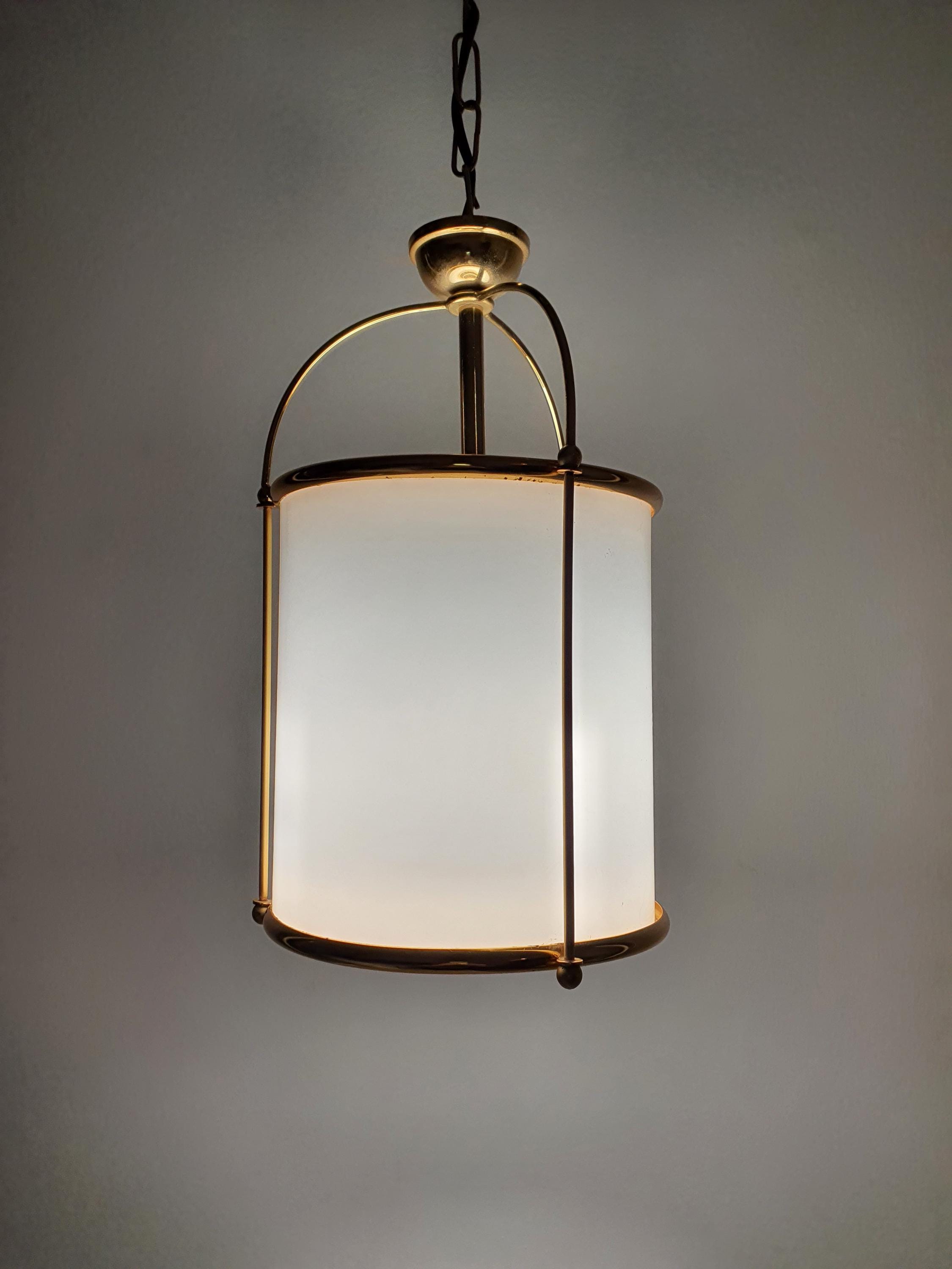 金色框架乳白玻璃吊灯 | 中世纪现代入口与浴室照明