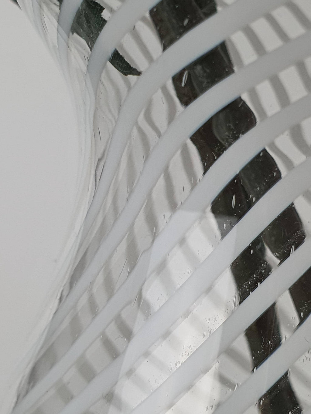 Vase en verre de Murano en filigrane vintage dans le style de Paolo Venini | Design minimaliste italien du milieu du siècle