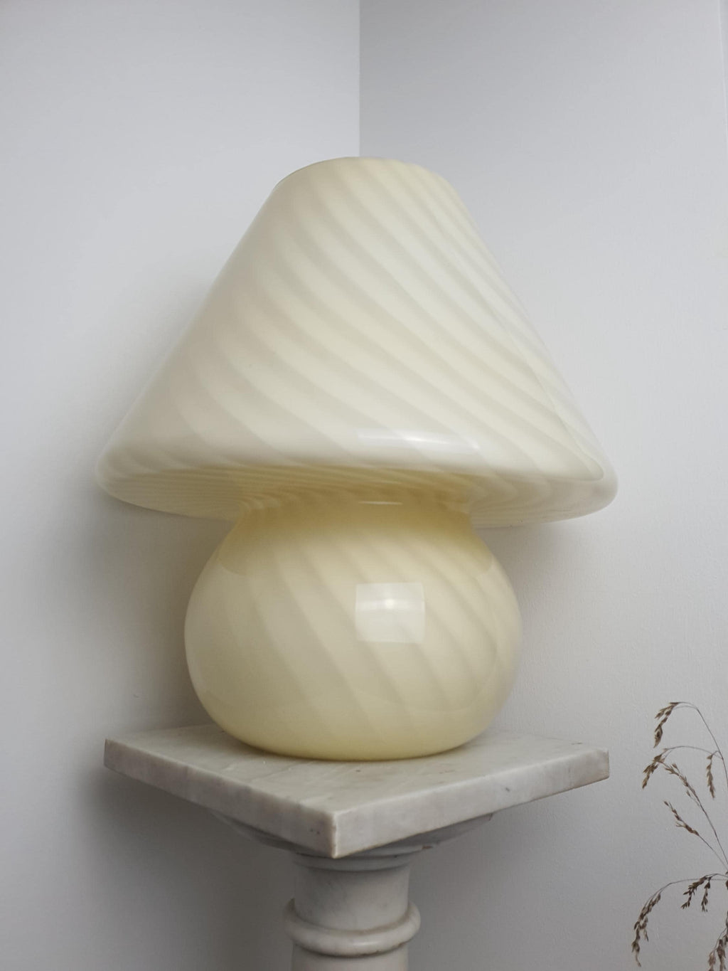 Large Murano Glass Mushroom Table Lamp 1970s Beige Candy Swirl Italian