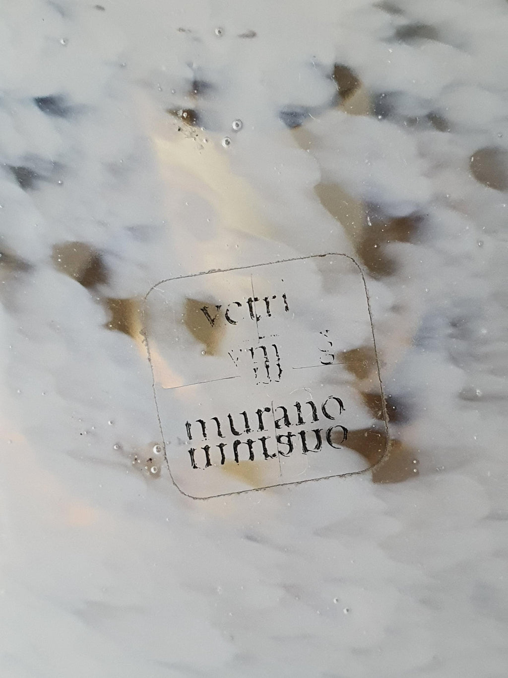 Gold-toned brass base detail, labelled Vetri di Murano white spotted globe table lamp, 1980s Italy