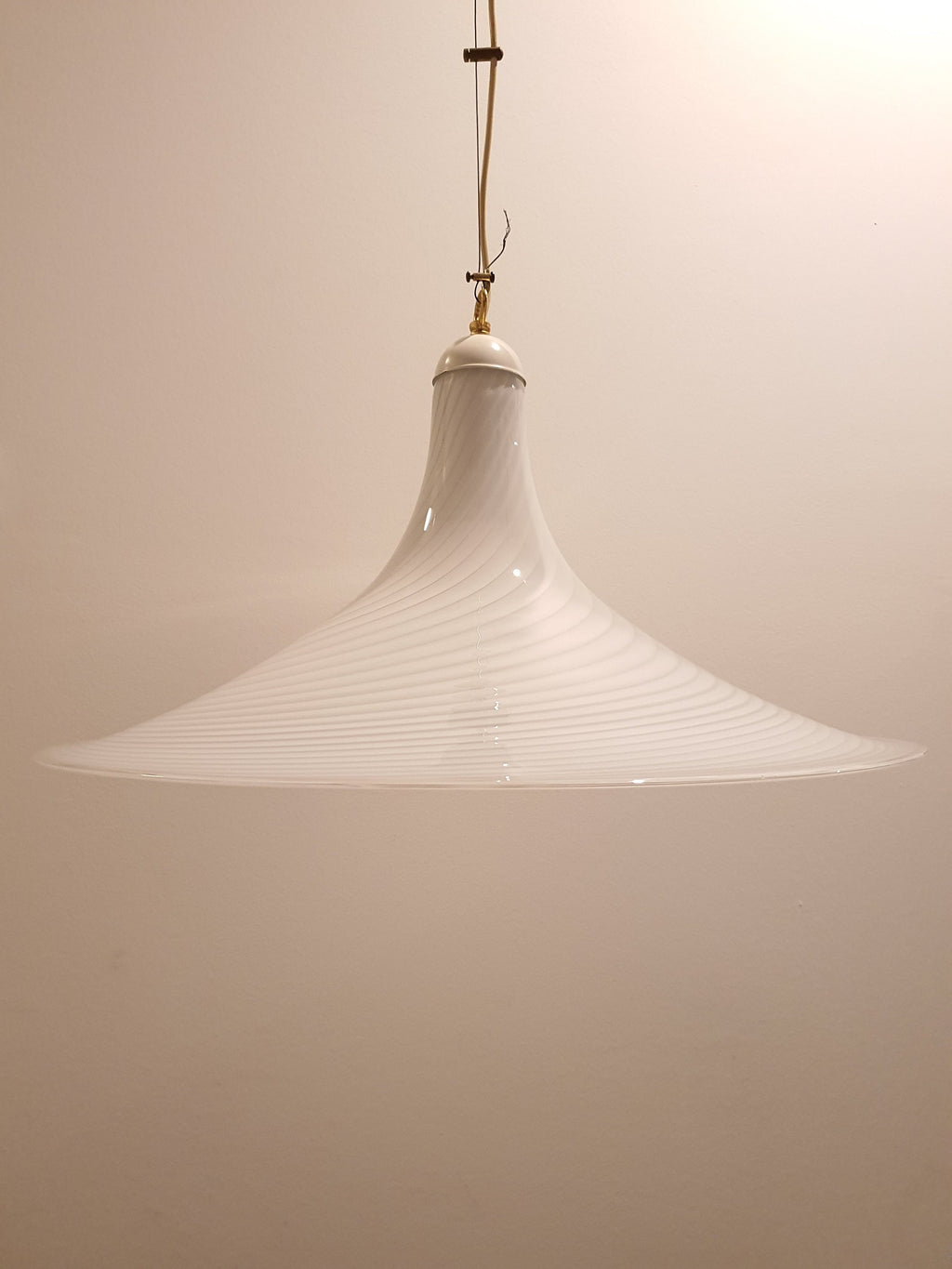 Vintage Murano Glass Swirl Pendant Light: Hand-Crafted White Chandelier