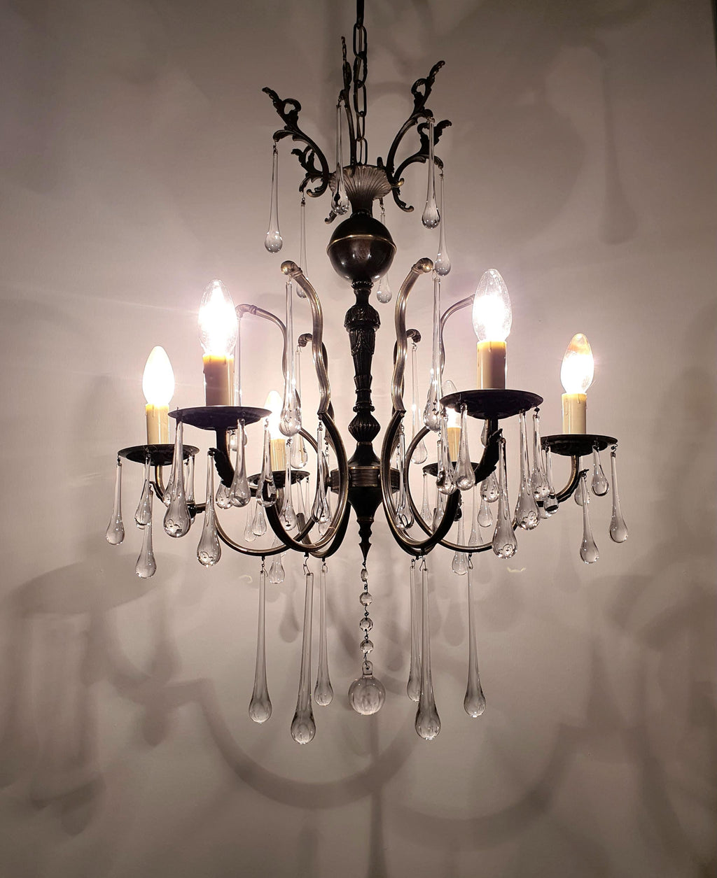 Vintage Italian brass 6-arm chandelier with cascading clear Murano glass teardrop pendants, Hollywood Regency Imperial, 1960s–1980s