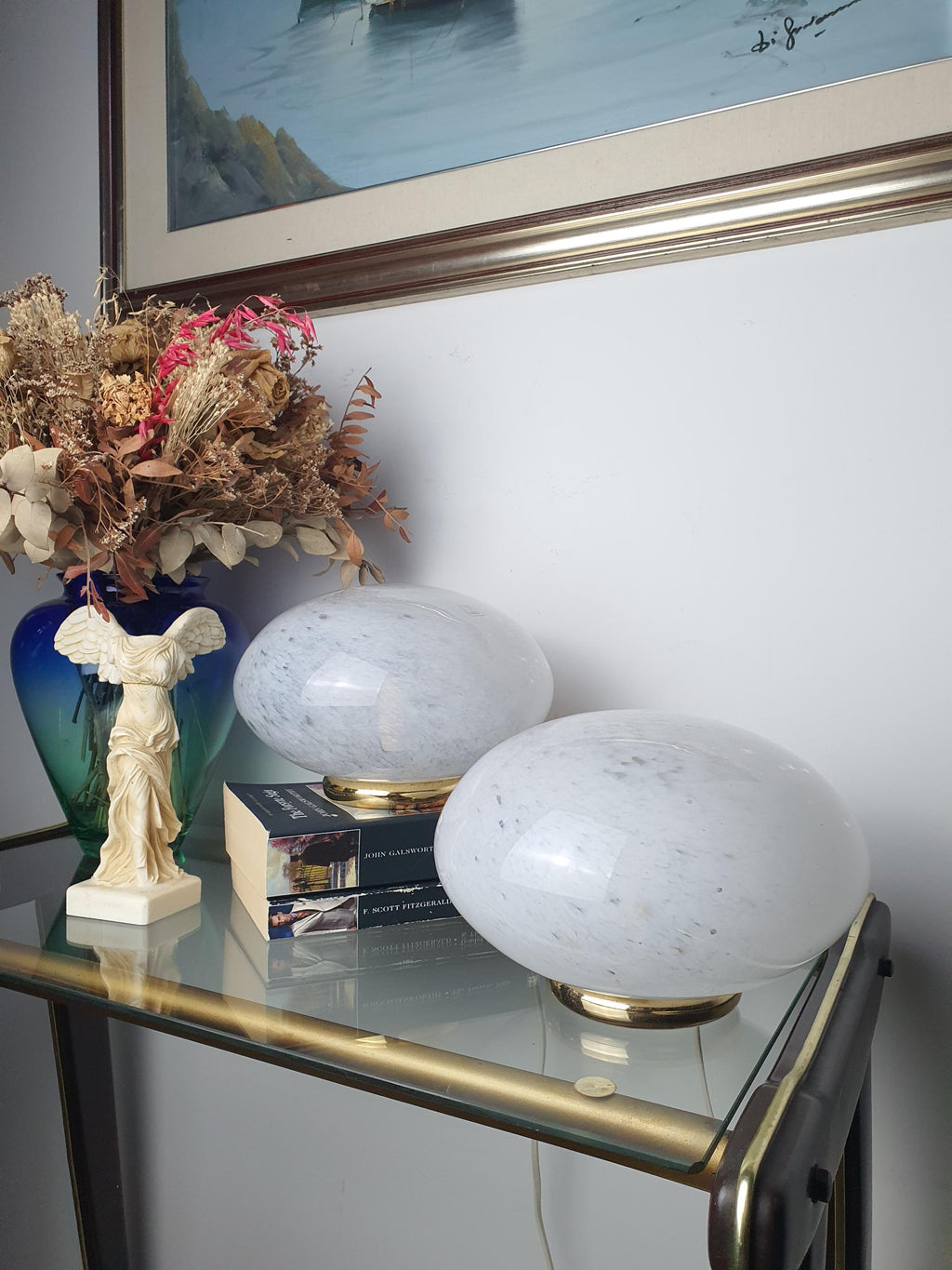 Vetri di Murano globe table lamp side profile, white spotted clear glass globe, gold-toned brass base