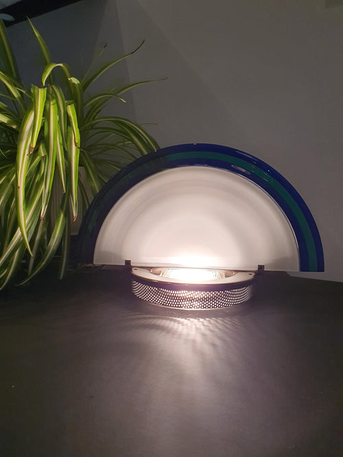 De Majo Muranoglas-Wandleuchte – Art-déco-Halbmond-Wandlampe, Weiß-Blau-Grünes Mundgeblasenes Glas