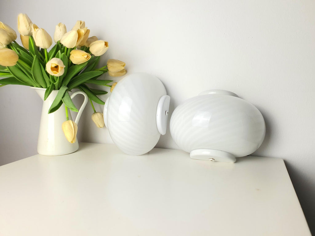Paar Vintage Weiße Wirbel-Wandleuchten aus Muranoglas | Midcentury Modern MCM Dekor