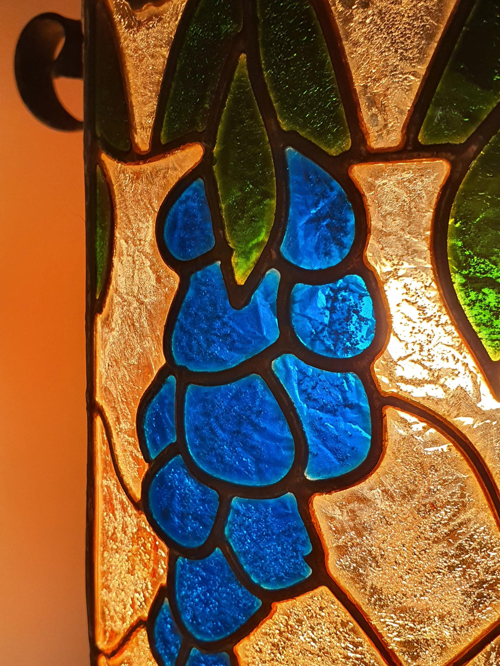 Stained Glass Tavern Pendant Light: Liberty Style Italian Chandelier