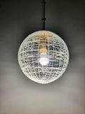 Vintage La Murrina Muranoglas Globe Pendelleuchte mit weiß lineare Wirbel, Mid-Century Italienisch Design