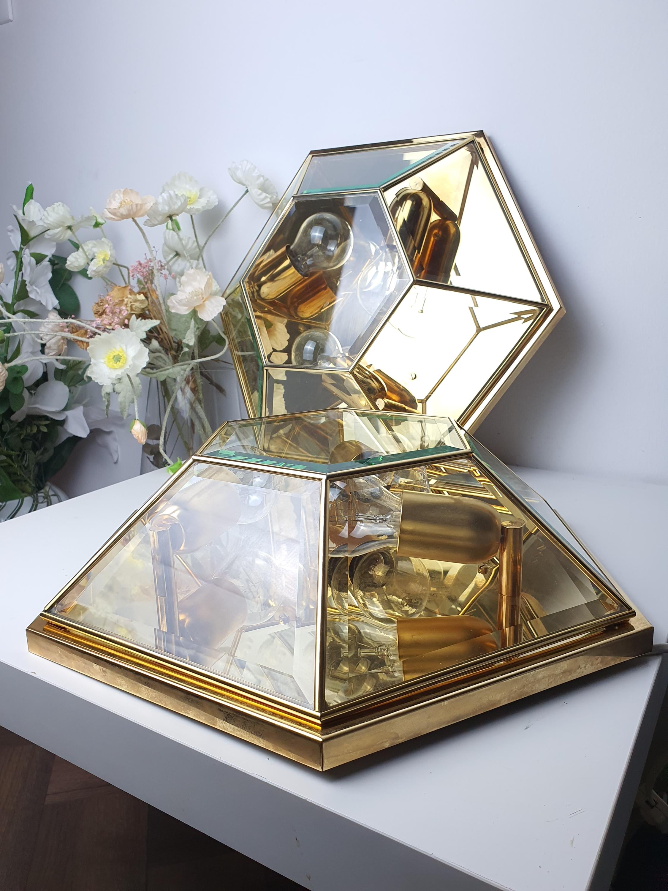 Vintage Italian hexagonal mirror glass light side profile, showing 11cm low-profile depth, gold accents, wall or ceiling mount