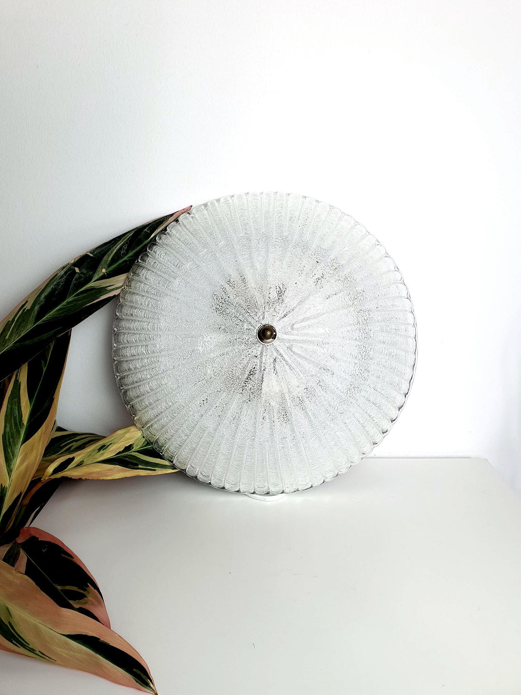 Friul Luce vintage floral shell flush mount light in frosted Murano glass