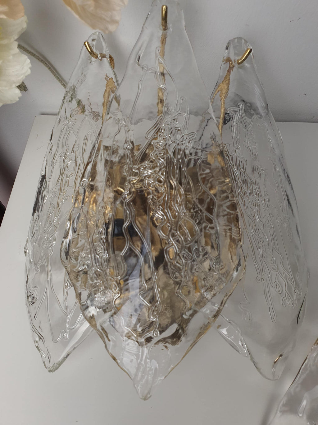 Pair of La Murrina Diamond-Shaped Petal Murano Glass Wall Sconces Gold Base