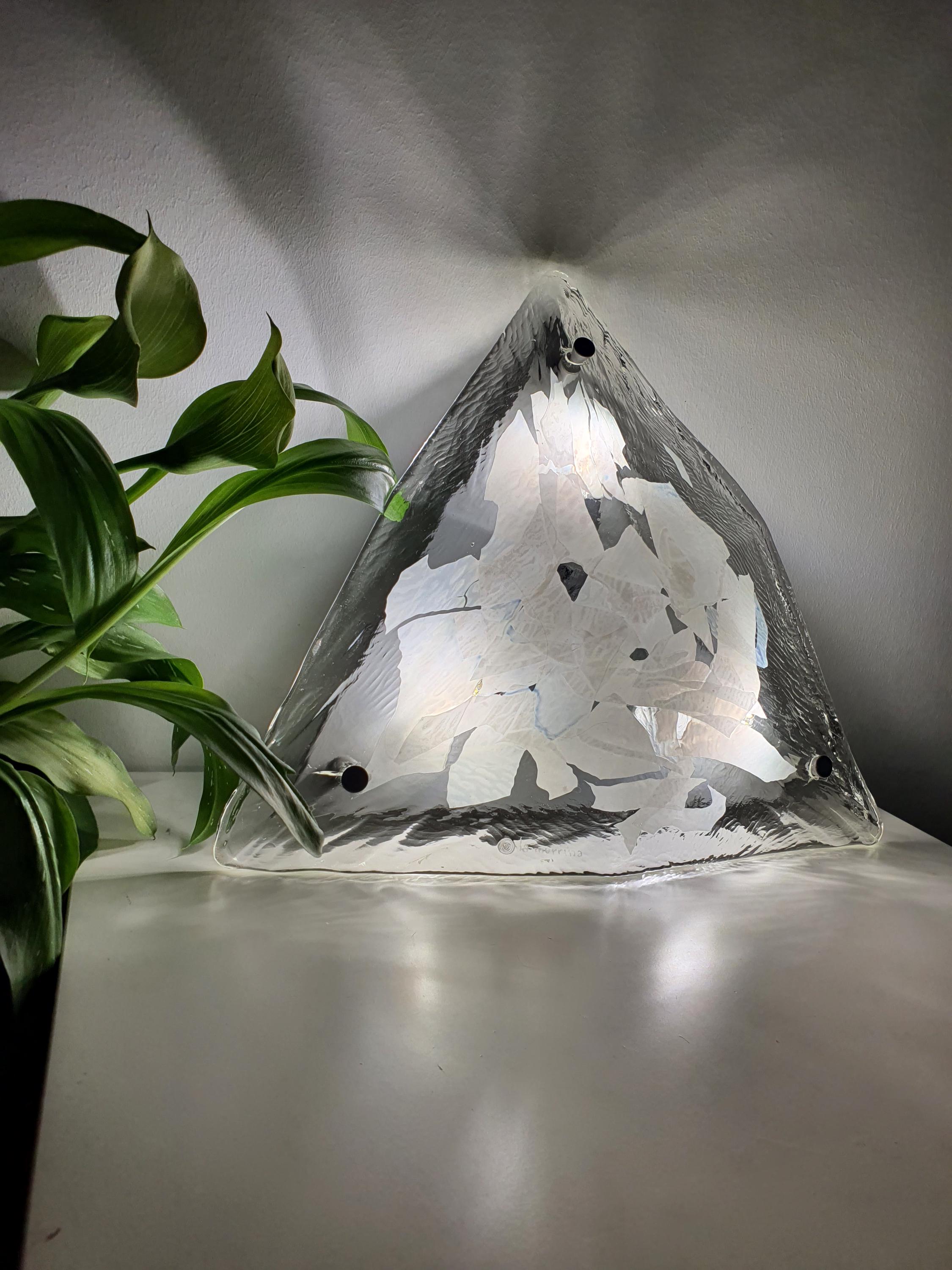 Small La Murrina triangle flush mount light: White accents over grey base