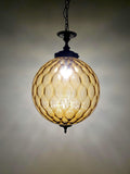 Vintage-Muranoglas Karamell honeycomb Globe Pendelleuchte on Messing fitting, 1960er–70s, Italy