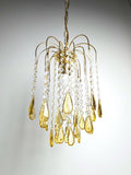 Kleine Vintage Honig gelb Tropfen Kronleuchter mit gold Rahmen in Hollywood Regency Stil
