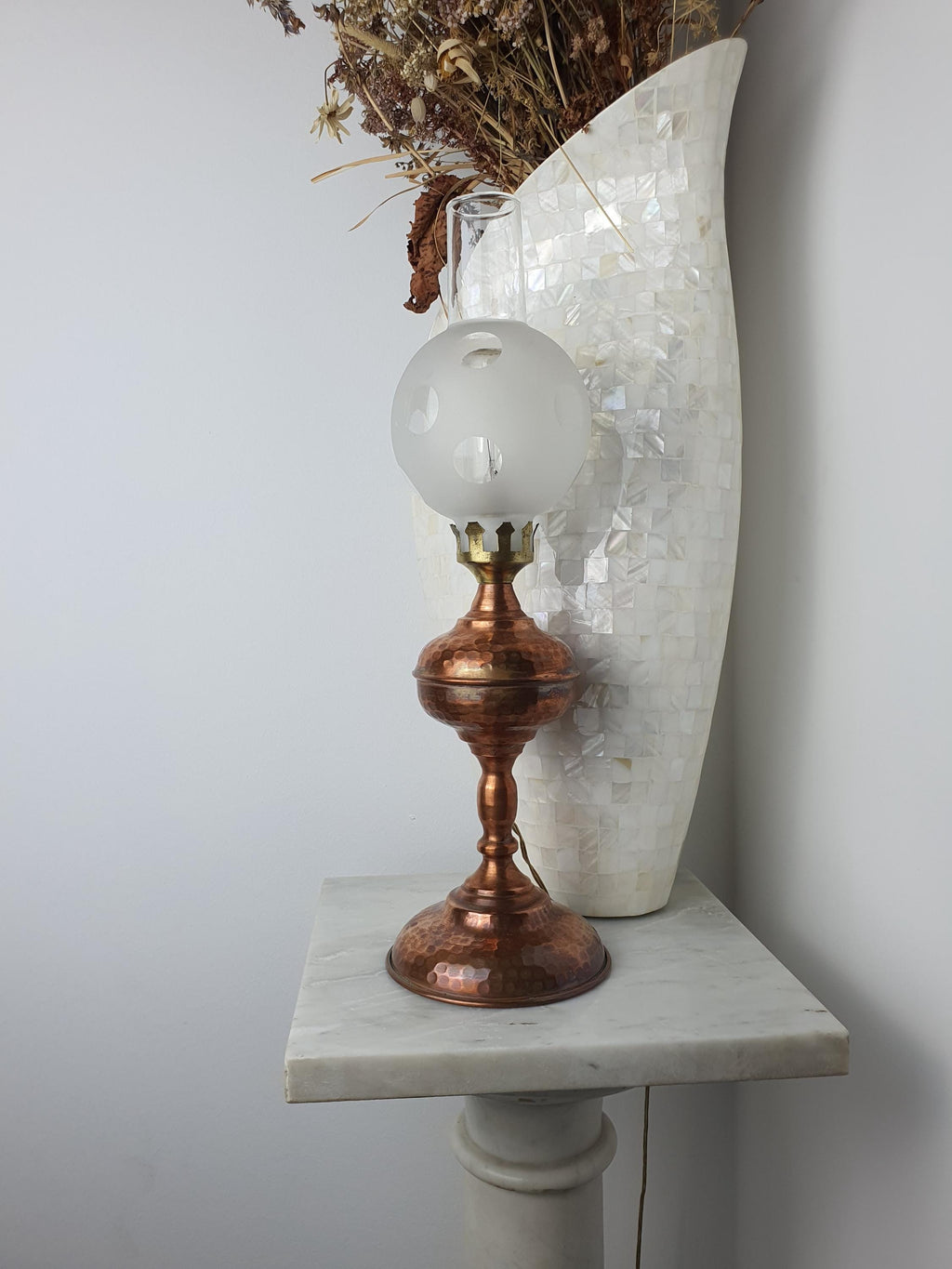Spotted glass and copper contrast on vintage 1950s Italian oil lamp bedside light, post-war Italian decorative lighting