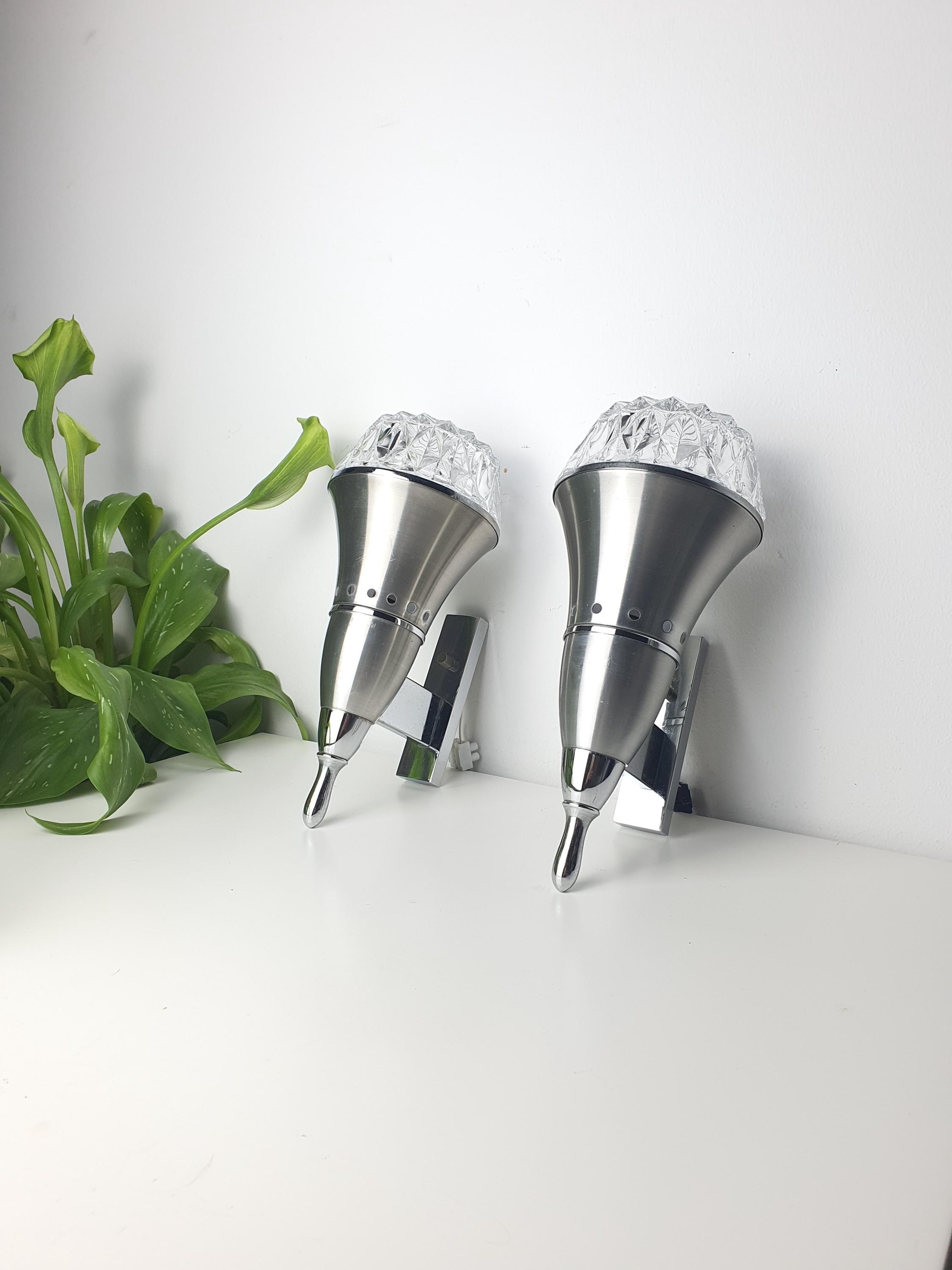 Vintage wall sconce pair — minor aging on metal, very good vintage condition