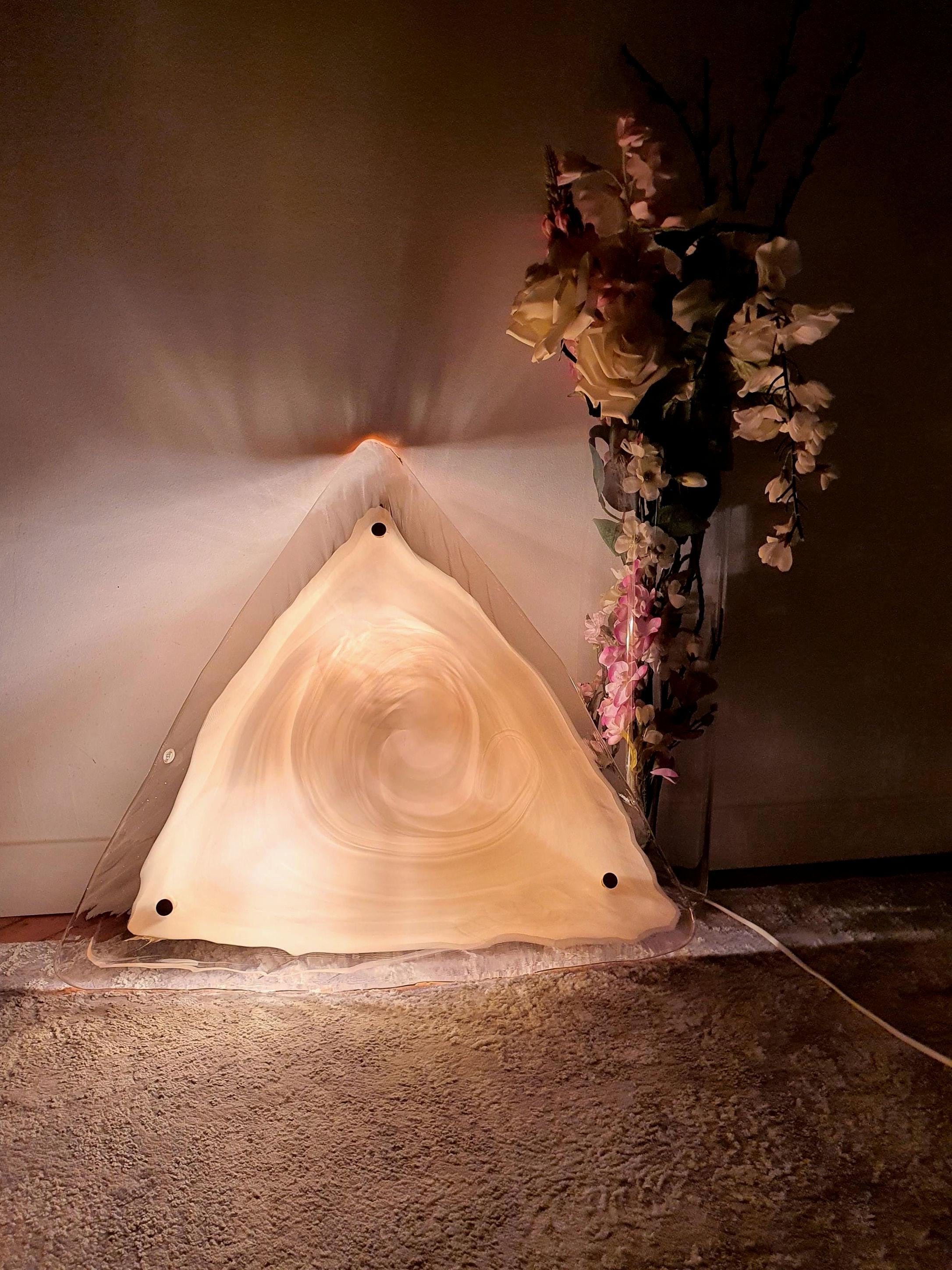 La Murrina Murano glass flush mount ceiling light in pink marble with golden base, Art Nouveau and Mid-Century Modern design