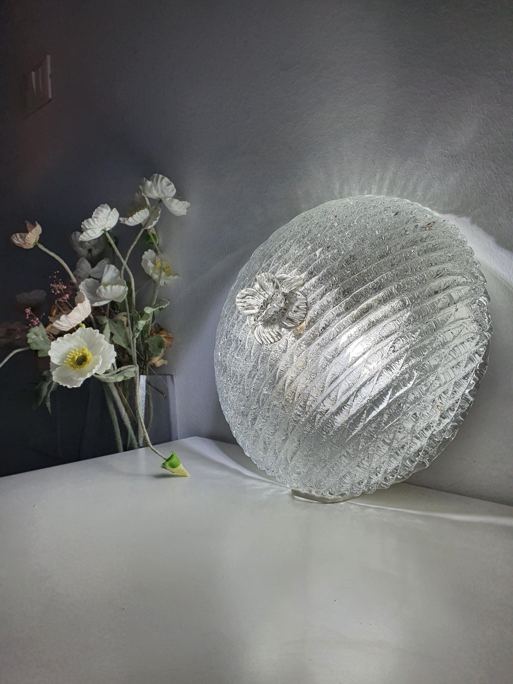Vintage Murano ribbed shell flush mount unlit, showing shell silhouette, thick ribbed iced glass and floral crown