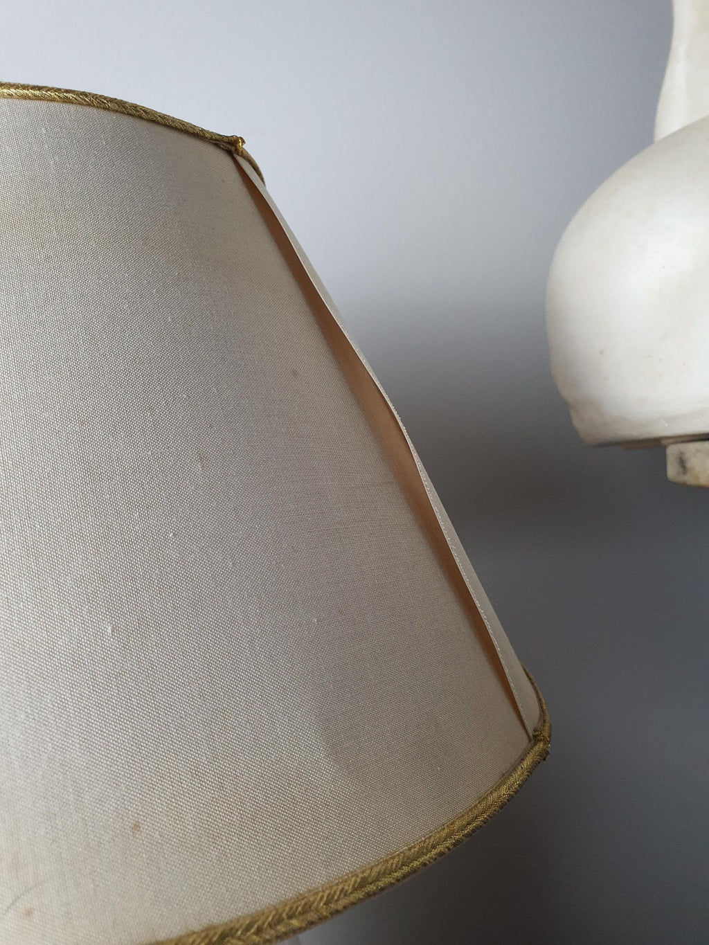 Vintage Murano white candy swirl bedside lamp side profile, showing full 30×38cm height, brass base and beige shade