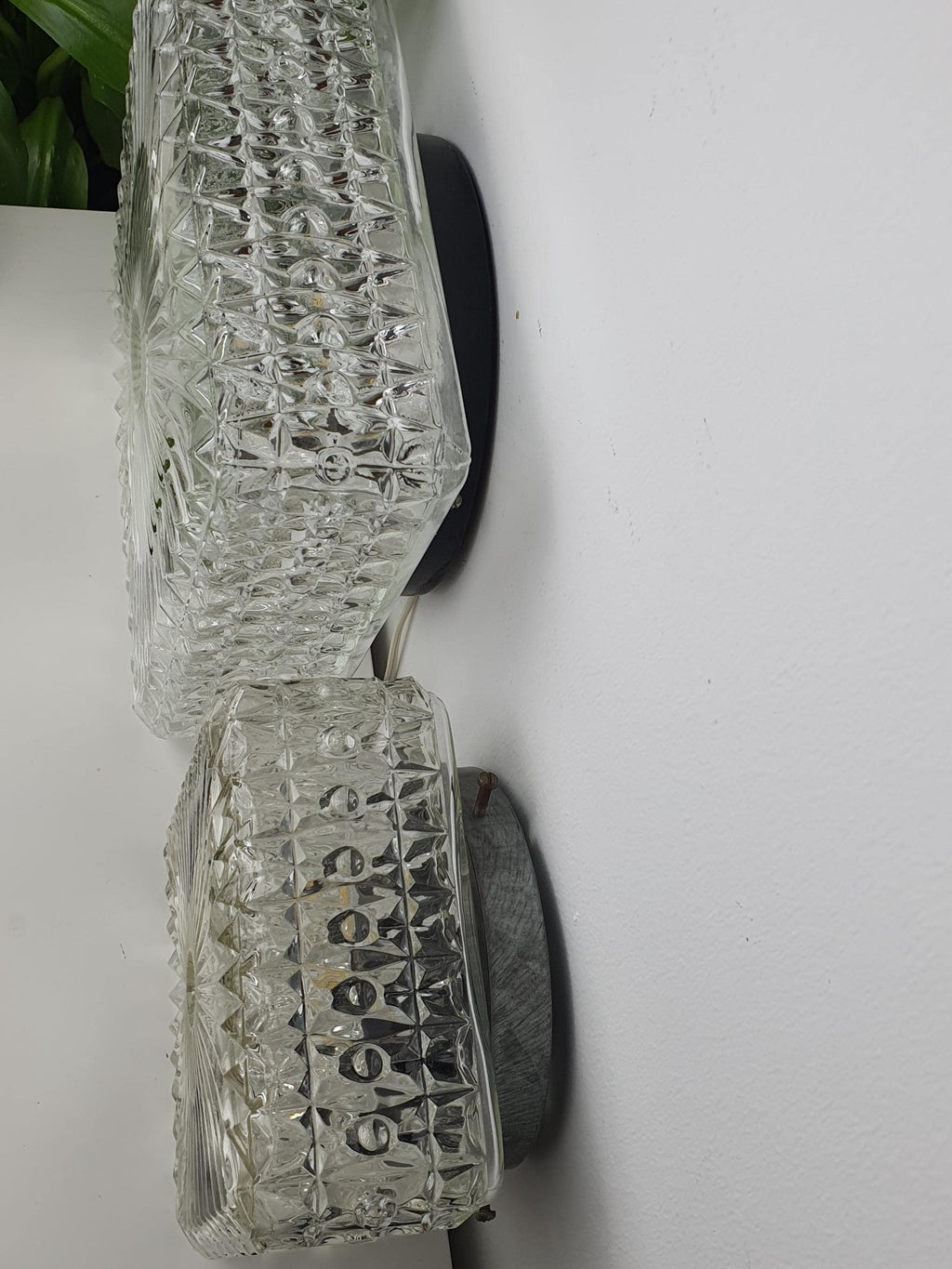Set of 2 Brutalist MCM Midcentury wall sconces in stamped clear glass