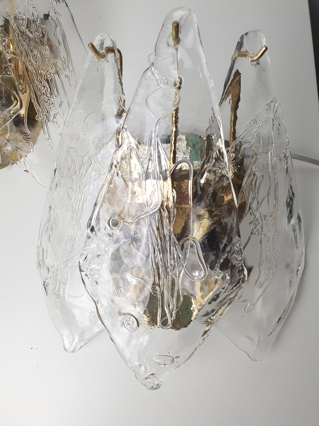 Pair of La Murrina Diamond-Shaped Petal Murano Glass Wall Sconces Gold Base