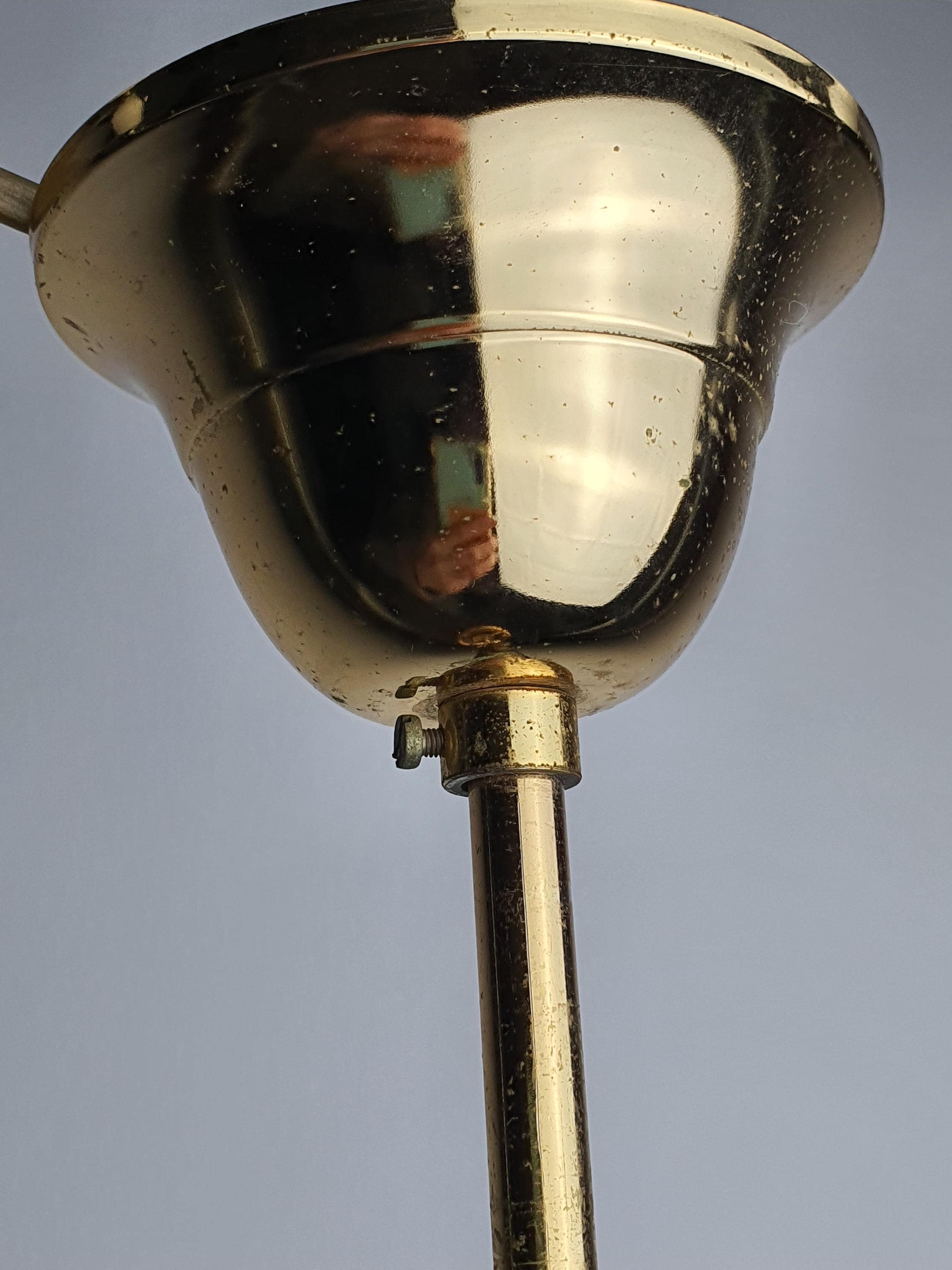 金色框架乳白玻璃吊灯 | 中世纪现代入口与浴室照明