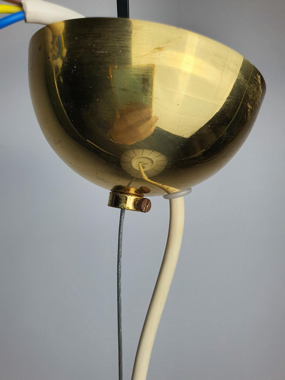 Murano bell pendant side profile, showing 18cm depth, white and clear striped glass, gold-toned canopy detail