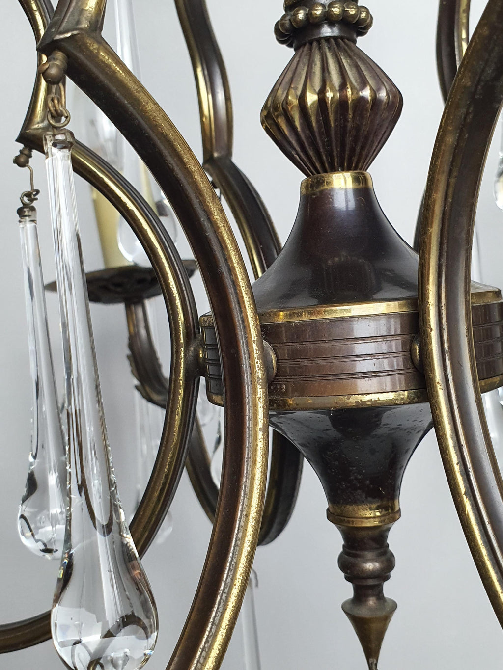 Vintage Italian brass Murano teardrop chandelier unlit, showing full 56×74cm cascading silhouette and clear glass drops