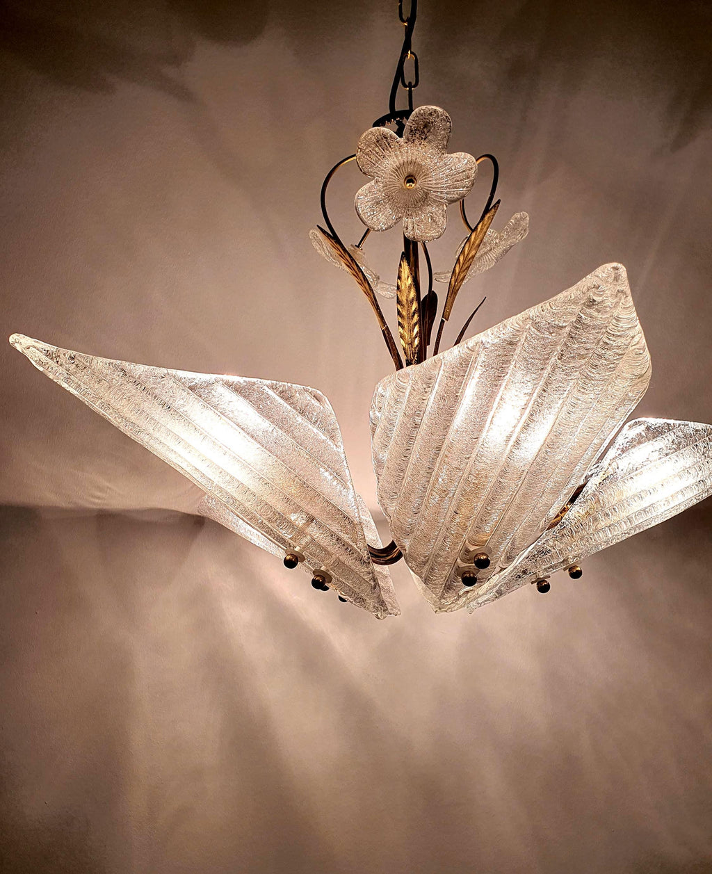 Vintage Murano frosted glass 5-arm chandelier with diamond-shaped shades, Hollywood Regency mid-century Italian lighting