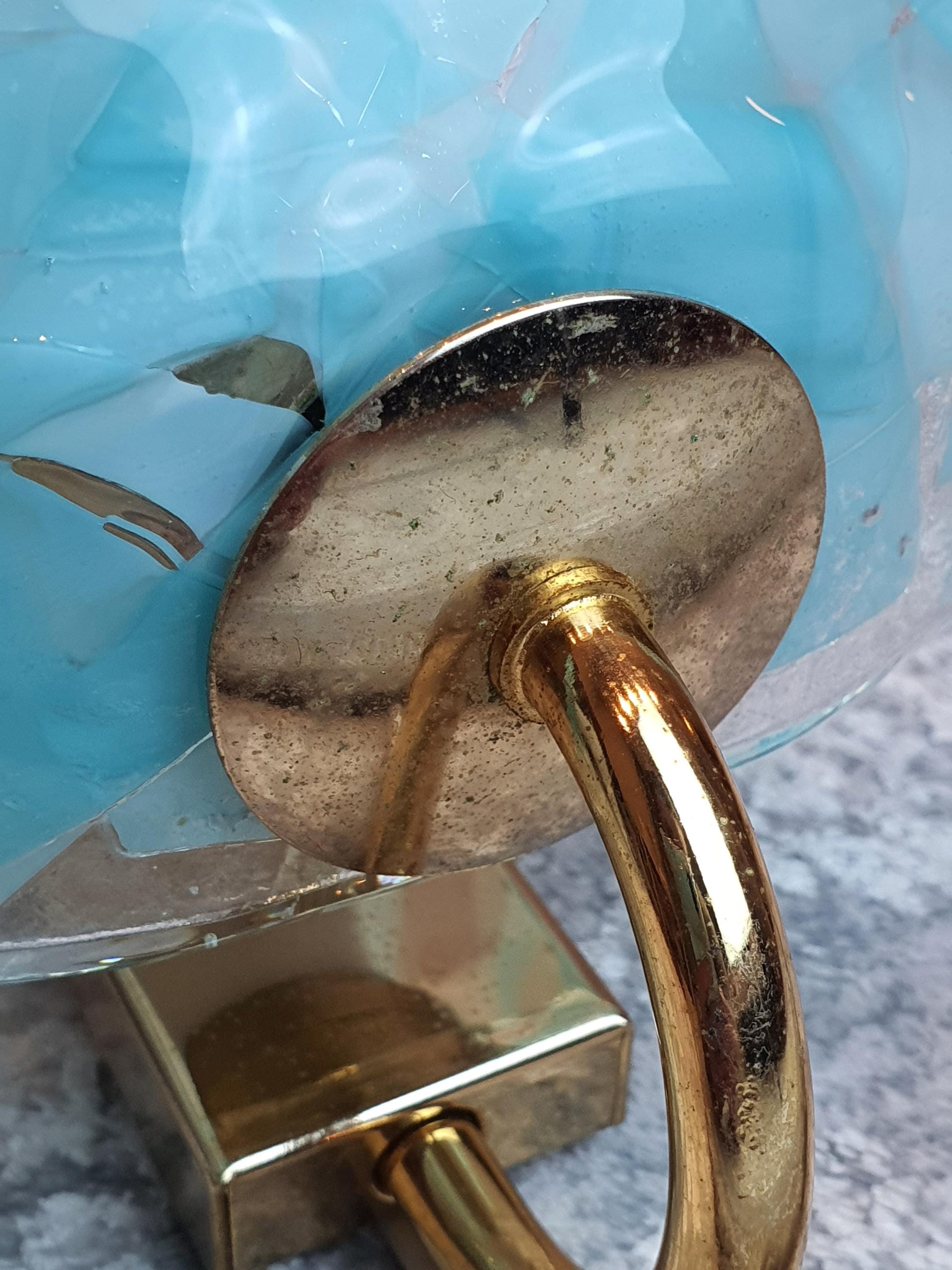 Paar Vintage La-Murrina-Wandleuchten aus Muranoglas – Tiffany-Farbiges Organisches Blumendesign mit Goldener Basis