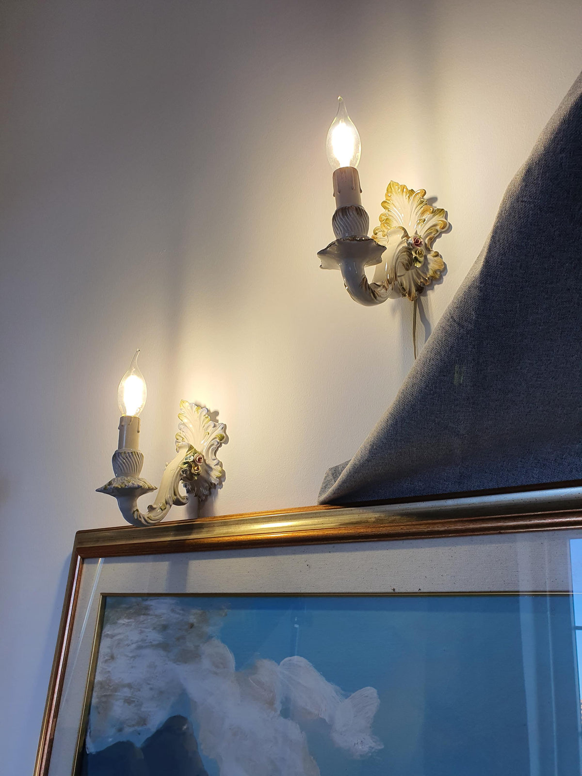Pair of 1970s Italian ceramic sconces in Bassano and Capodimonte-inspired style
